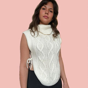 🧡 2 for 10$ Jacqueline Riu Sleeveless Turtleneck Sweater Vest - Open-Side Design